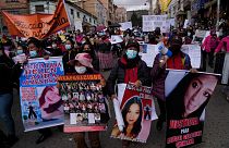 A nőket ért erőszak ellen tüntettek Bolíviában