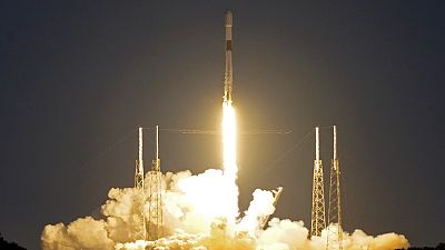 صاروخ سبيس إكس فالكون 9 يحمل قمرا صناعيا إيطاليا ينطلق من كيب كانافيرال، فلوريدا. الاثنين 31 يناير 2022