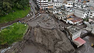 Zahlreiche Tote und zerstörte Häuser - Suche nach Überlebenden des Erdrutsches in Ecuador