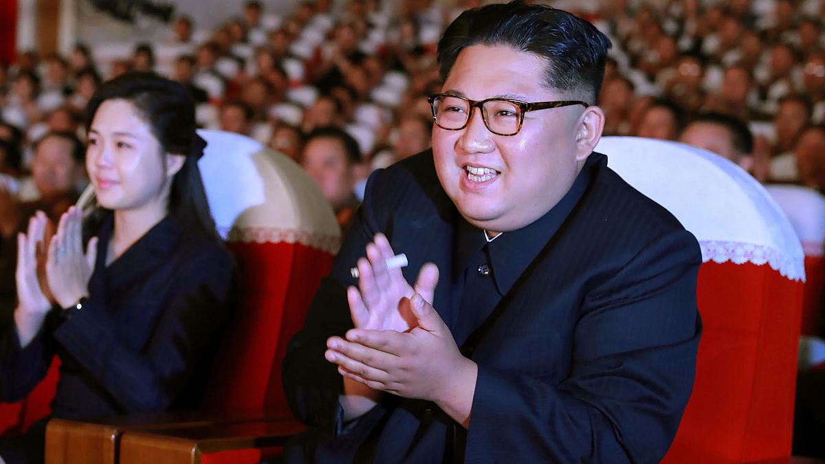 زعيم كوريا الشمالية كيم جونغ أون وزوجة ري سول جو.