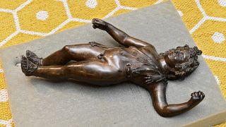 "Indiana Jones" recupera una statua romana di Bacco bambino: era stata rubata nel 1973