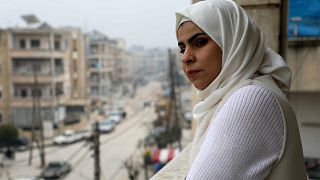 Συρία: Η Αμάνι Αλ-Άλι σκιτσάρει και σατιρίζει όσα συμβαίνουν στη χώρα της