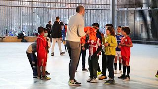 Clube de futebol de Madrid promove integração
