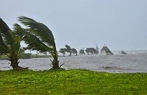 Le cyclone Batsirai, ici en Afrique du Sud, devrait toucher Madagascar samedi
