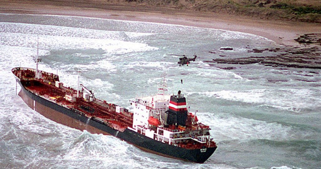  Oil production vessel explodes in Nigeria