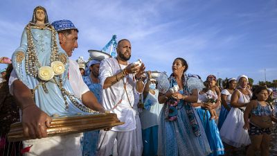 ویدئویی از برگزاری آیین مذهبی بزرگداشت الهه دریا در سواحل اروگوئه و برزیل