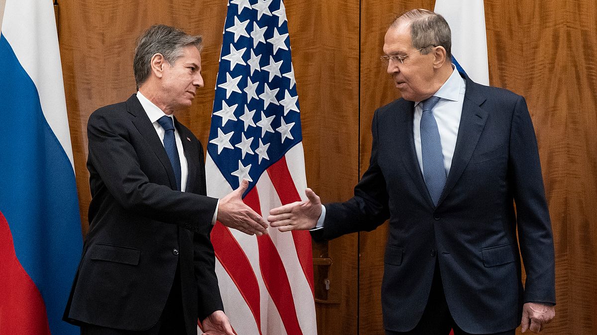 Antony Blinken amerikai és Szergej Lavrov orosz külügyminiszter Genfben