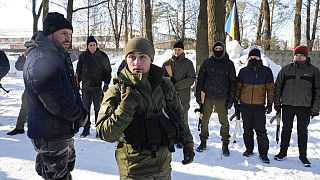 Voluntarios extranjeros se alistan en Ucrania con las fuerzas de Kiev