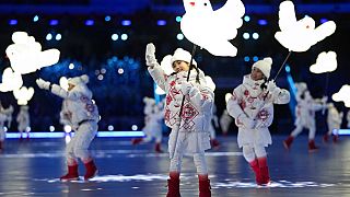 Kinder bei der Eröffnungsfeier der Winterspiele in Peking