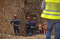 Opérations de secours pour sortir le petit Rayan du trou dans lequel il est tombé - Village d'Ighrane (nord du Maroc), le 04/02/2022