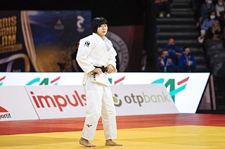 Japan dominates the first day of the Paris Grand Slam