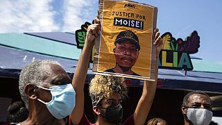 Nach der Ermordung eines Flüchtlings: Menschen in Brasilien gehen gegen Rassismus auf die Straße