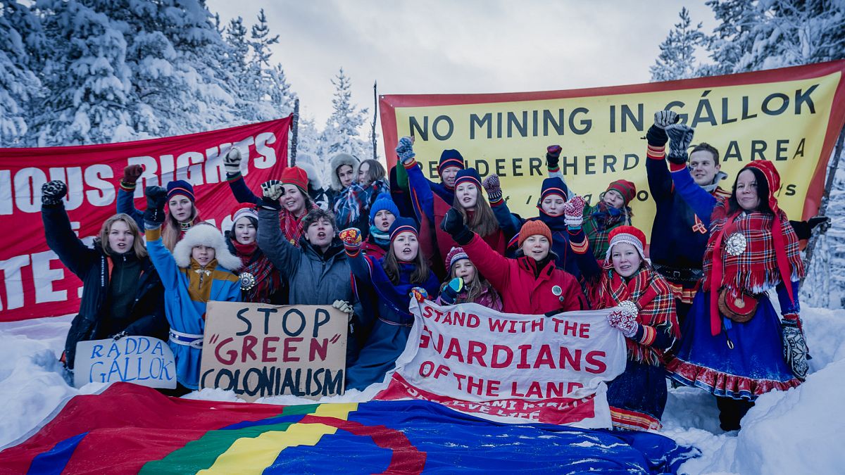 Greta Thunberg aux côtés des représentants de la minorité sami, engagés contre une mine de fer - Jokkmokk (Suède), le 05/02/2022