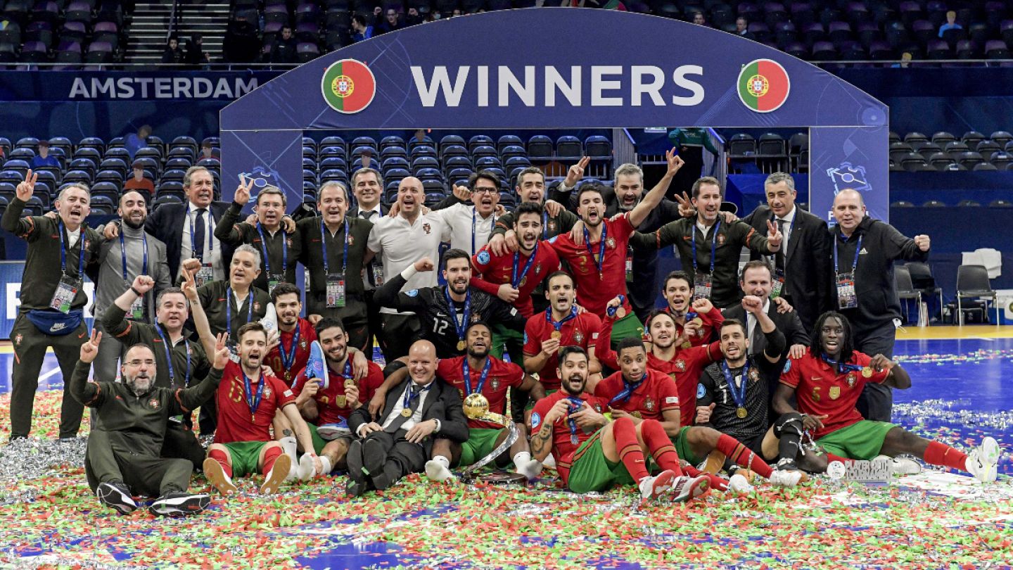 Zicky Té eleito o melhor jogador do Europeu de futsal