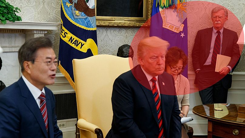 Amikor még minden rendben volt - Trump elnök és John Bolton a dél-koreai elnök társaságában, 2018 május 22.