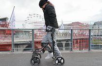 EPFL tarafından geliştirilen teknoloji sayesinde yürümeyi başaran Michel Roccati