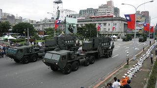 حاملة صواريخ باتريوت أرض-جو أمريكية الصنع في تايبيه، تايوان.