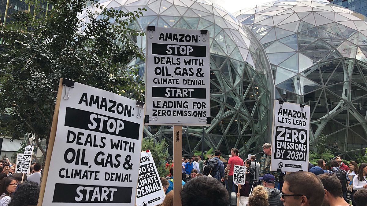 Seattle'daki iklim grevine katılan Amazon çalışanları 