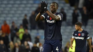 Kurt Zouma von West Ham jubelt nach dem Ende des Spiels der englischen Premier League zwischen Aston Villa und West Ham United im Villa Park in Birmingham, 31.10.2021