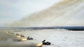 راجمات صواريخ روسية تشارك في تدريبات عسكرية في أواخر 2021