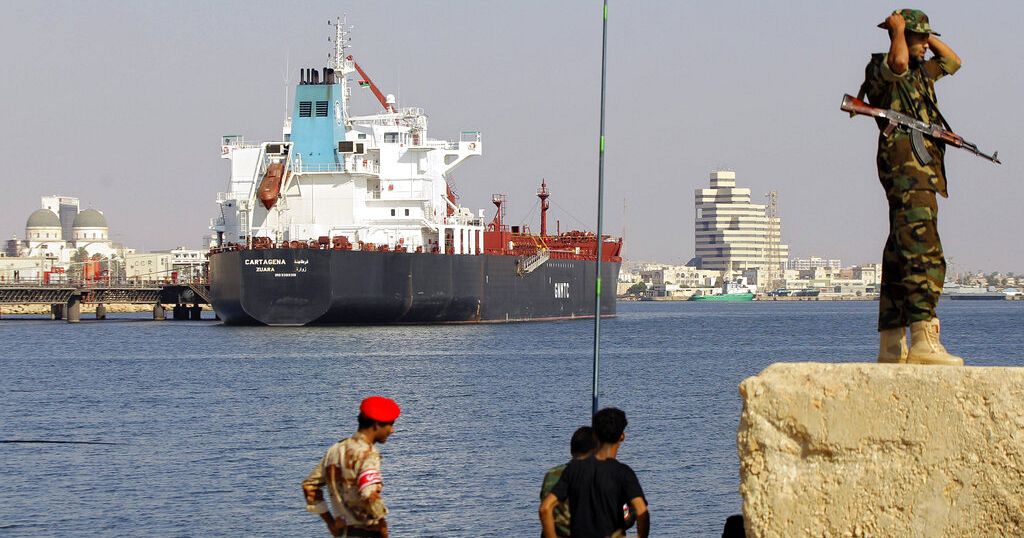 Libya: government denies plans to lease port to foreign forces