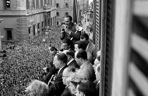 Comizio di Alcide de Gasperi in ocacsione delle Elezioni italiane del 1948 vinte dalla DC