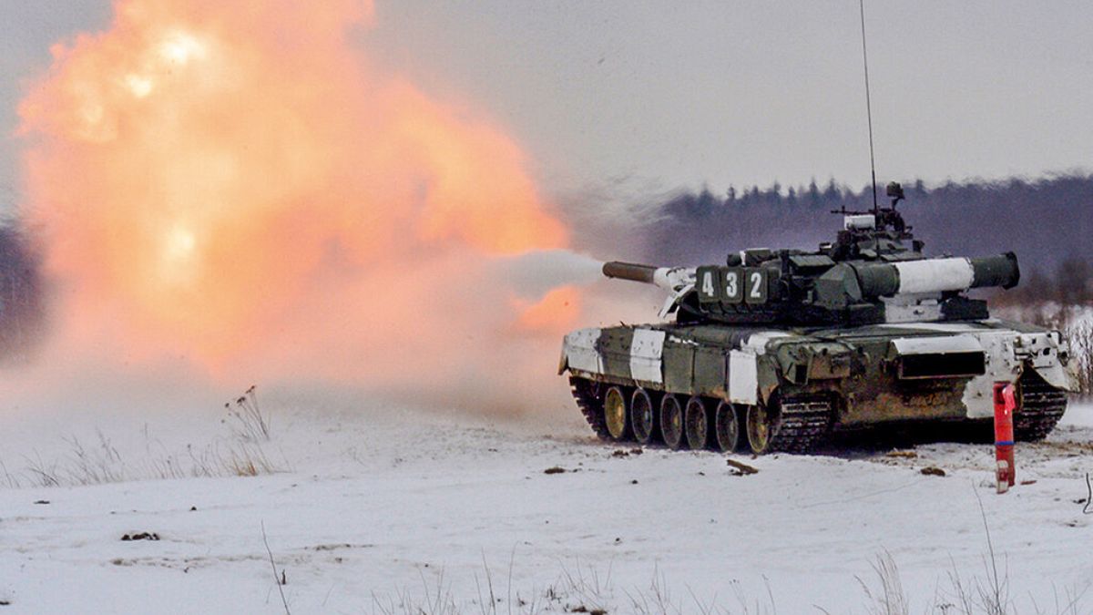 Tank vesz részt katonai akcióban az orosz hadsereg által publikált képen