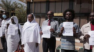 وقفة تطالب بالإفراج عن جميع المعتقلين أمام مكتب حقوق الإنسان التابع للأمم المتحدة في الخرطوم، السودان، الأربعاء 2 فبراير 2022