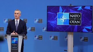 الأمين العام لحلف الناتو ينس ستولتنبرغ خلال مؤتمر إعلامي في بروكسل. 2022/01/12