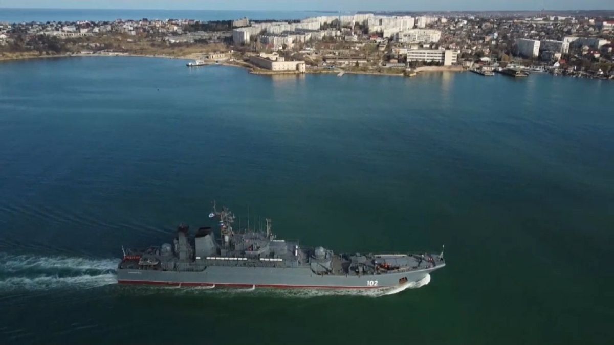 Russische Kampfschiffe treffen in Sewastopol auf der Krim ein