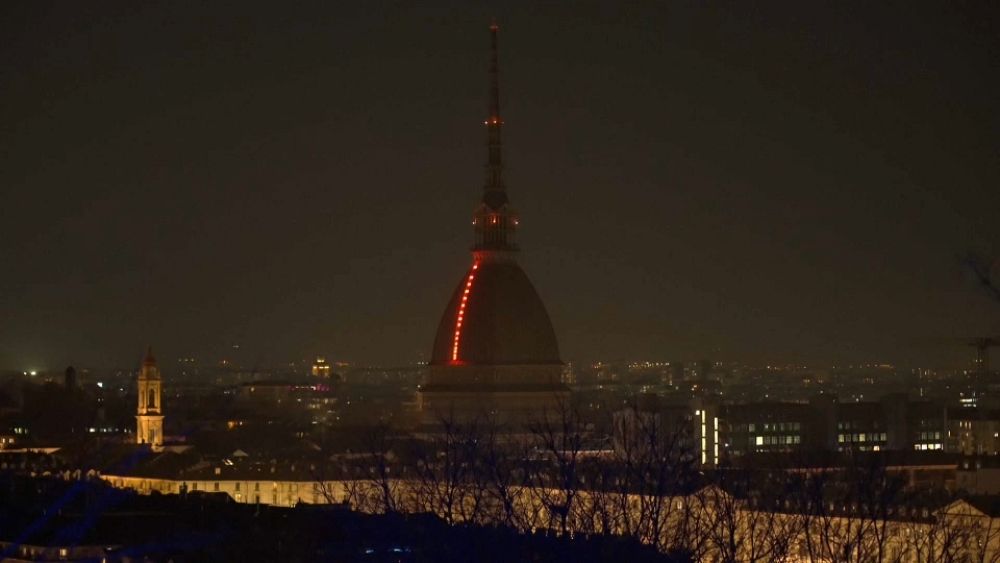 I monumenti si oscurano in Italia per combattere i costi energetici