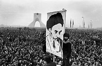 Un'immagine dell'Ayatollah Khomeini. 