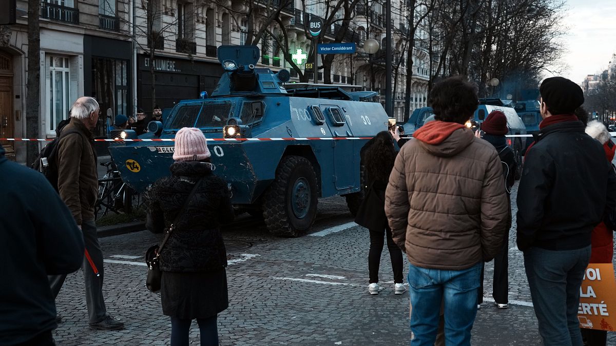 Полиция готовится пресекать блокировку Парижа