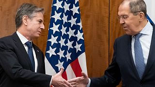 وزير الخارجية الأمريكي نتوني بلينكين رفقة نظيره الروسي سيرغي لافروف.