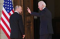 Biden avisa Putin: invasão da Ucrânia terá "custos severos"