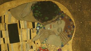 Jelképesen megvásárolhatók Gustav Klimt ikonikus festményének darabkái 