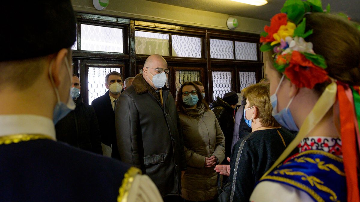  Ο υπουργός Εξωτερικών Νίκος Δένδιας επισκέπτεται το 8ο Σχολείο Ειδικής Εκμάθησης της Νεοελληνικής Γλώσσας, στον Σαρτανά