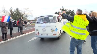 شاهد: قافلة الاحتجاج ضد لوائح كوفيد-19 تصل ليل الفرنسية في طريقها إلى بلجيكا