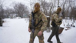 Ein ukrainischer Soldat in der Nähe der Frontlinie bei Luhansk, Januar 2022