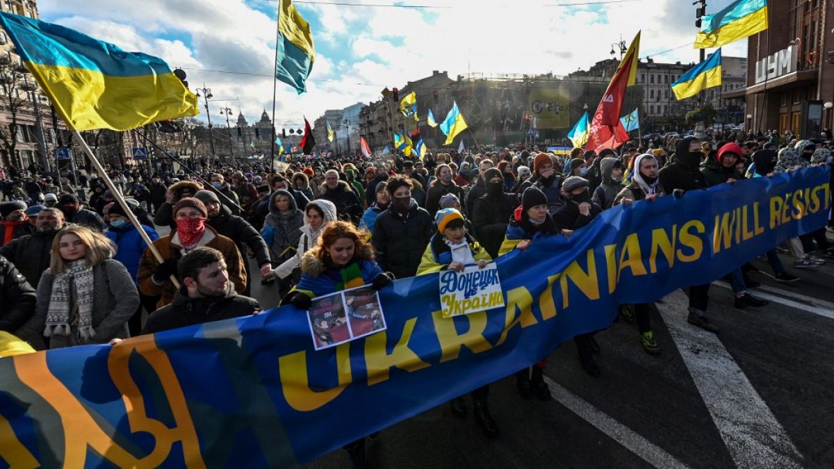 Ukraine : des forces russes déployées près de la frontière retournent dans leurs garnisons