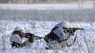 A moszkvai védelmi minisztérium fotója: orosz katonák szibériai kiképzésen