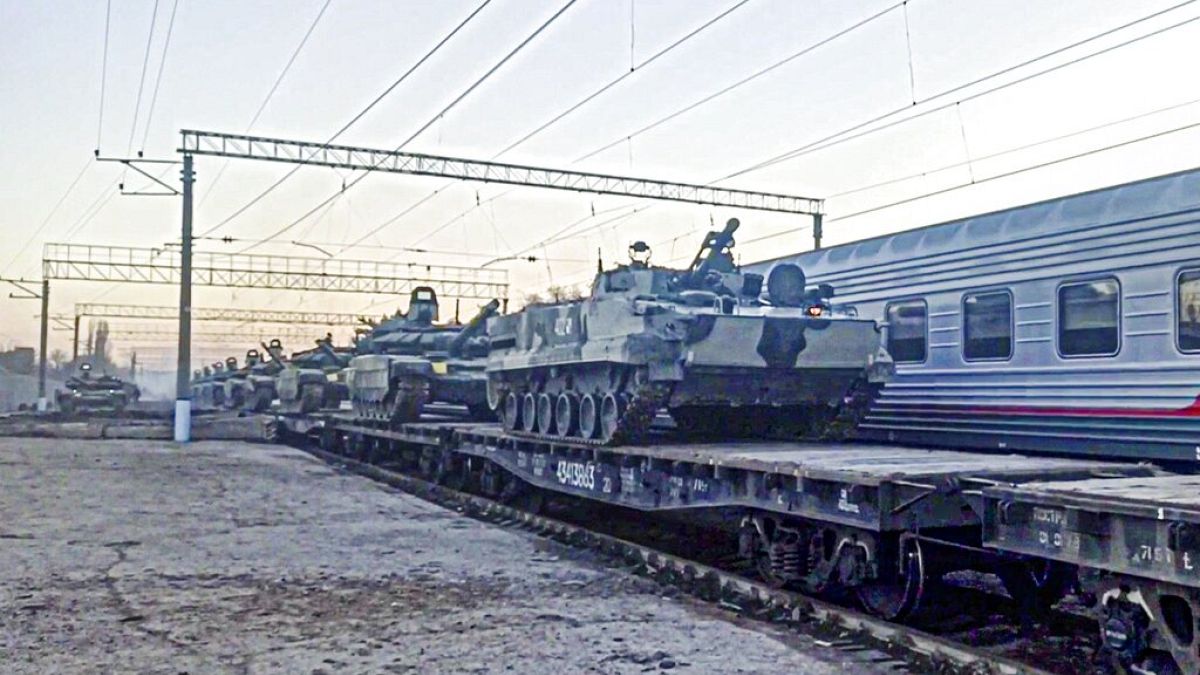 Rusa Savunma Bakanlığı bazı birliklerin tatbikat sonrası üslerine döndüğünü duyurdu