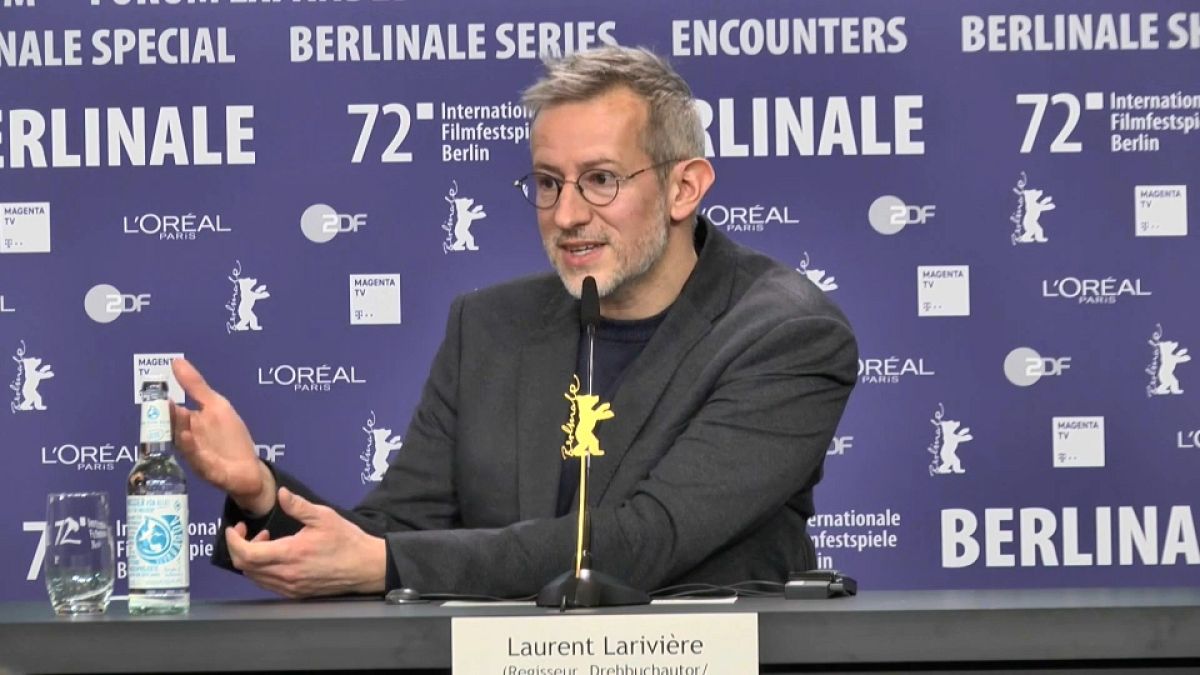 Le réalisateur Laurent Larivière lors de la présentation du film "A propos de Joan"