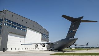 A NATO egyik Boeing C-17 teherszállító repülőgépe a Magyar Honvédség pápai bázisrepülőterén
