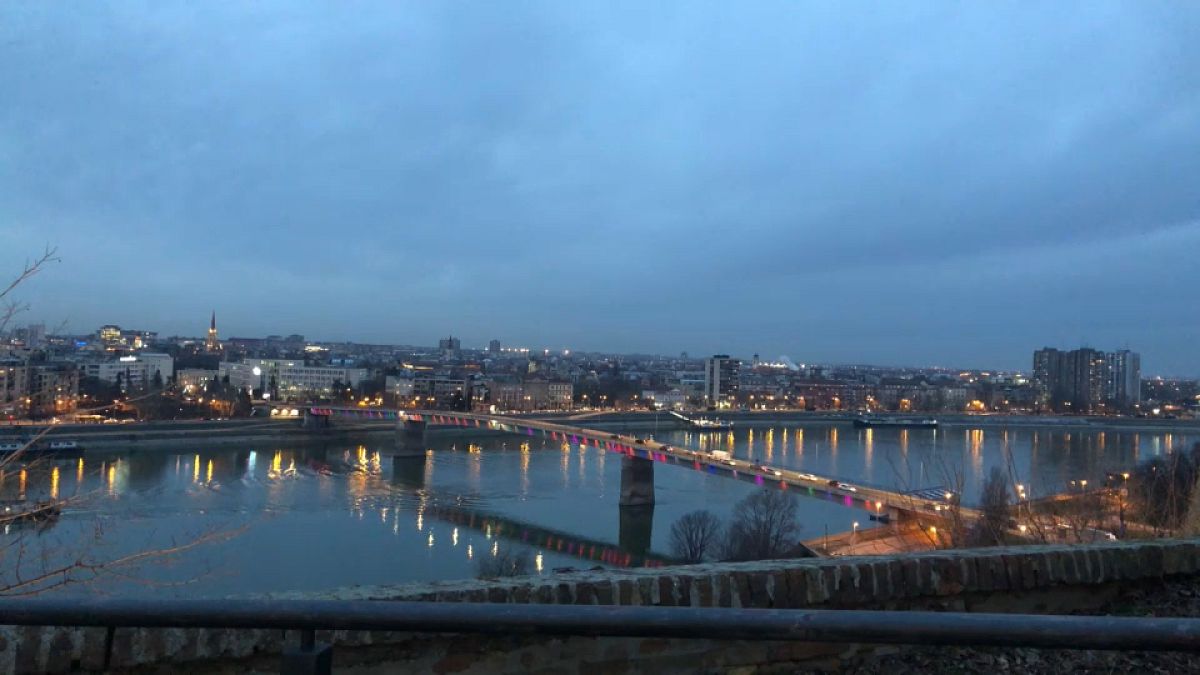 Blik auf den Fluss und Novi Sad, Europäische Kulturhauptstadt 2022