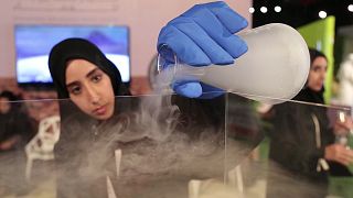 شاهد: كيف باتت المرأة الإماراتية تساهم في مجالات العلوم والابتكار والفضاء