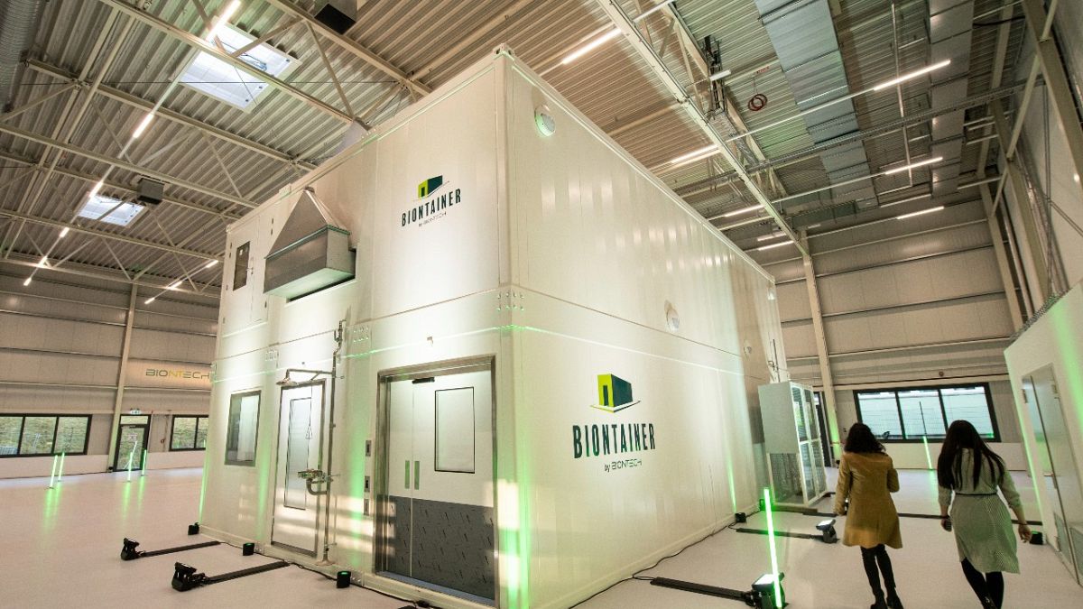 Biontech präsentiert den "BioNtainer", eine mobile Produktionsstätte des Corona-Impfstoffs für Afrika