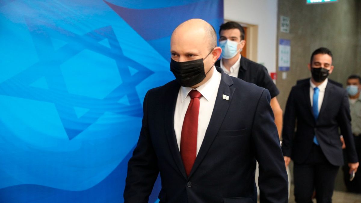 رئيس الوزراء الإسرائيلي نفتالي بينيت في مكتب رئيس الوزراء في مدينة القدس