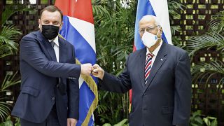 نائب رئيس الوزراء الروسي يوري بوريسوف ونائب رئيس الوزراء الكوبي ريكاردو كابريساس (أرشيف)