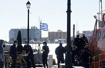 Migránsok szállnak partra a görögországi Kiosz szigetén